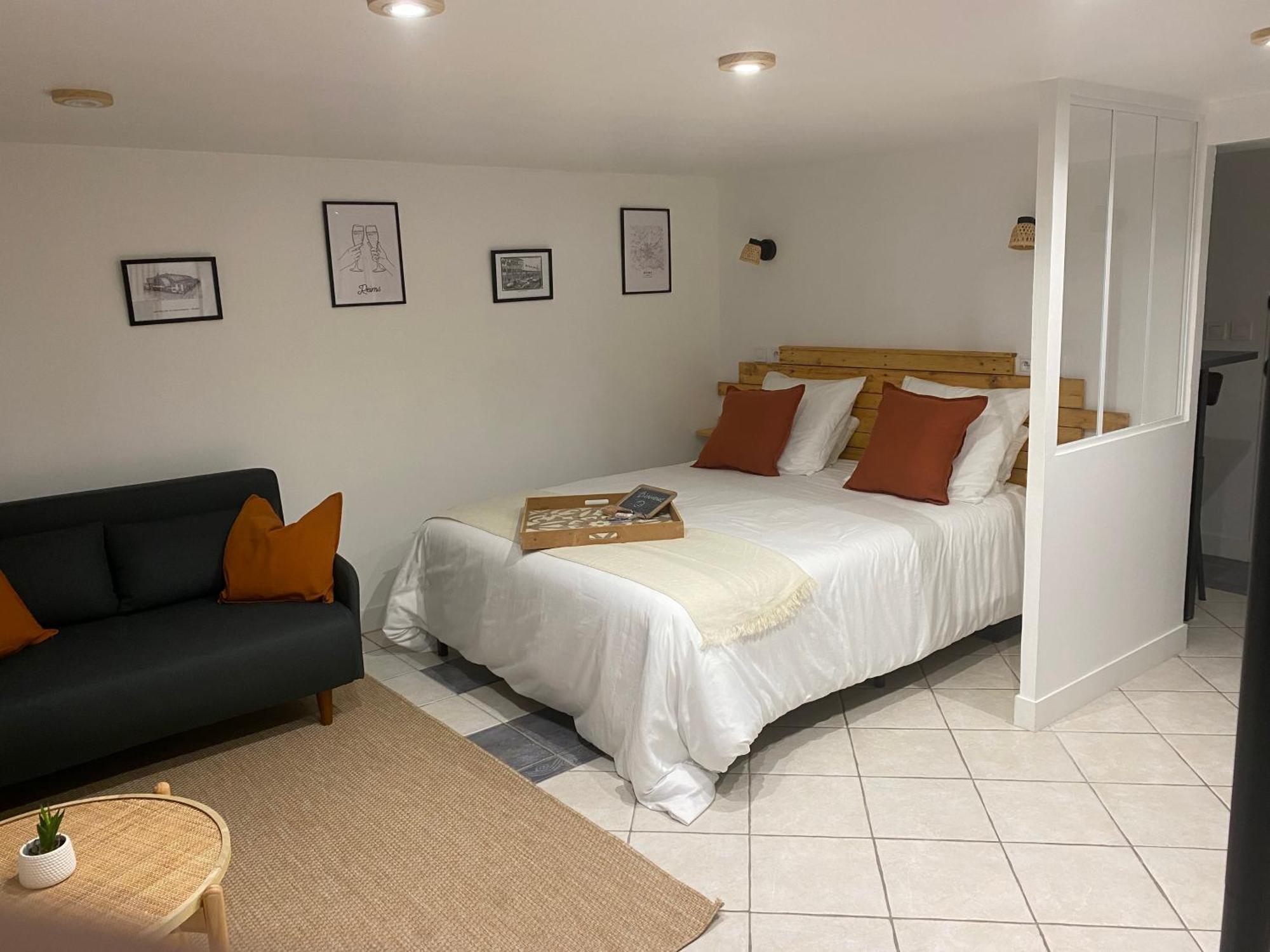 Appart Studio Rdc De Maison Avec Exterieur Proche Reims Tinqueux Exterior foto