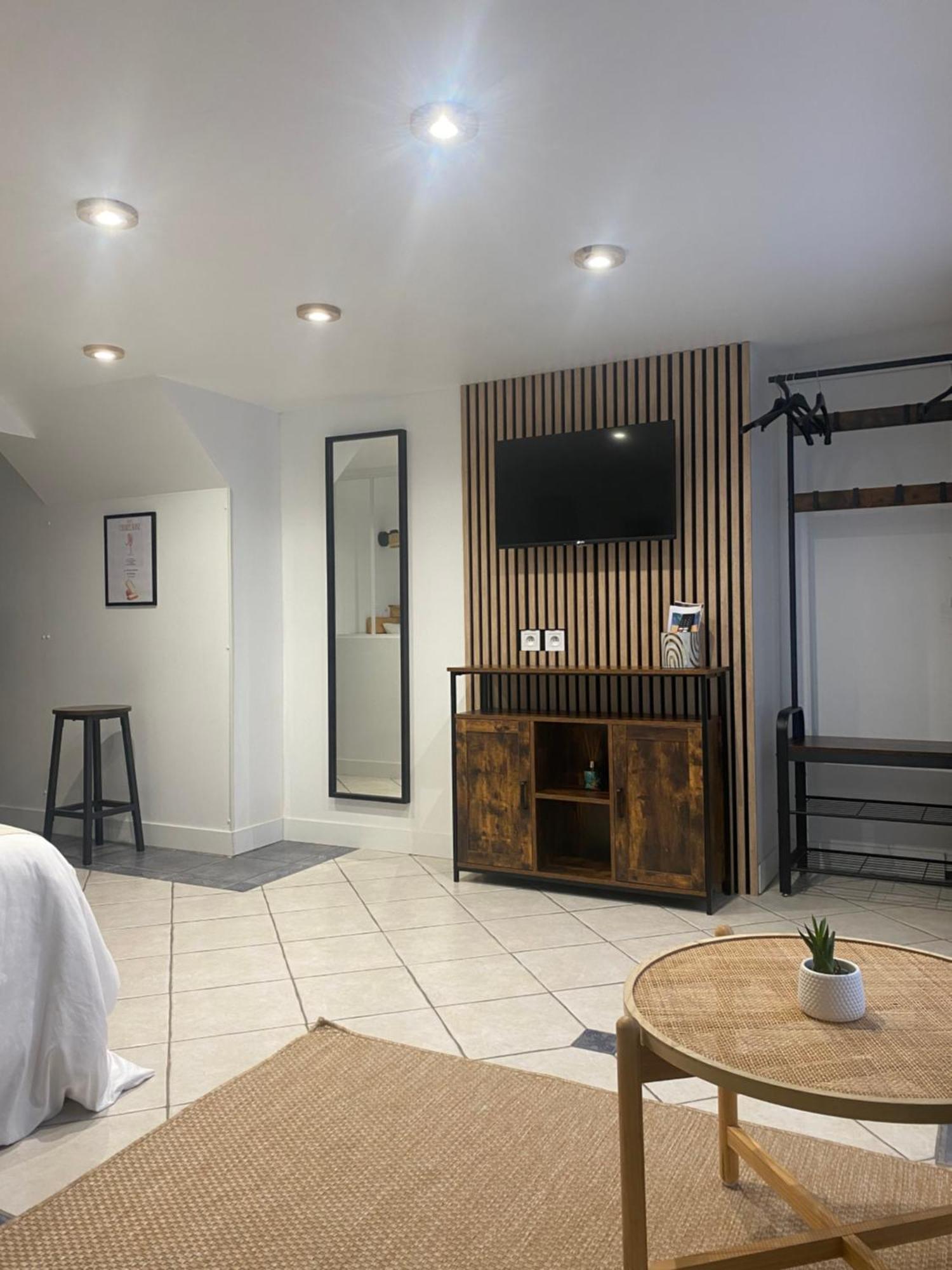 Appart Studio Rdc De Maison Avec Exterieur Proche Reims Tinqueux Exterior foto